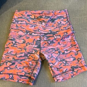 Lululemon Wunder Train High Rise Shorts Size 6 Chroma Clash Multi